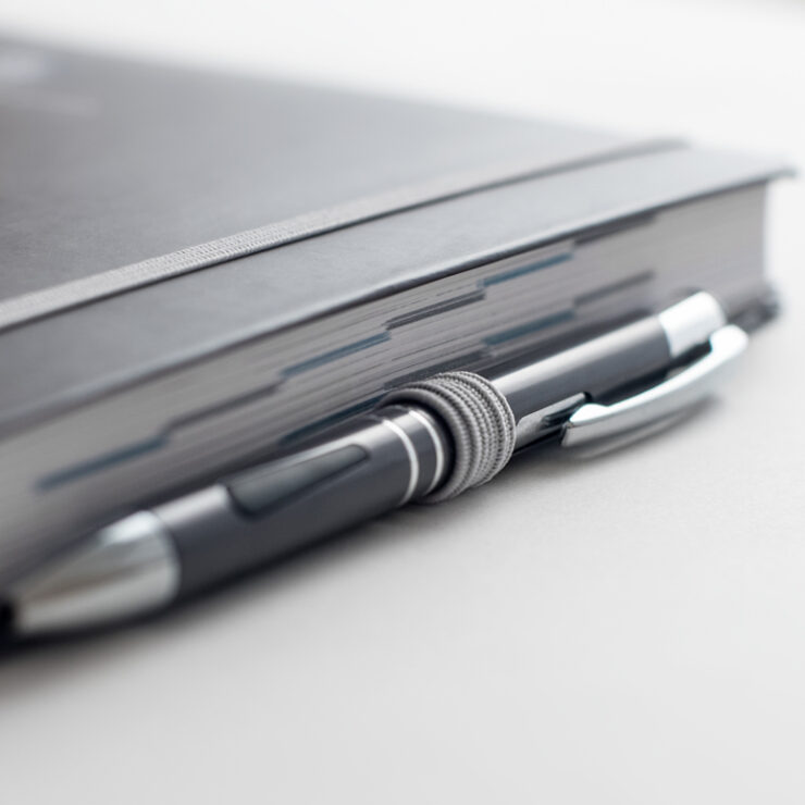 Συνδυασμός του ημερολογίου ή σημειωματάριου με στυλό ή μολύβι