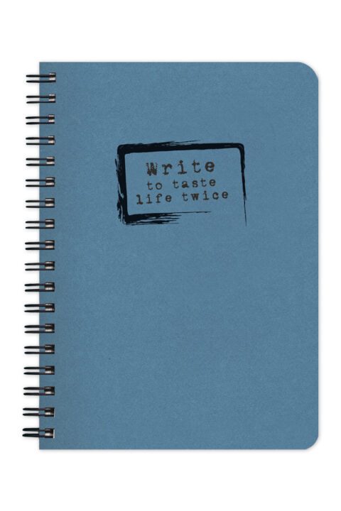 τετράδια με μονόχρωμο εξώφυλλο