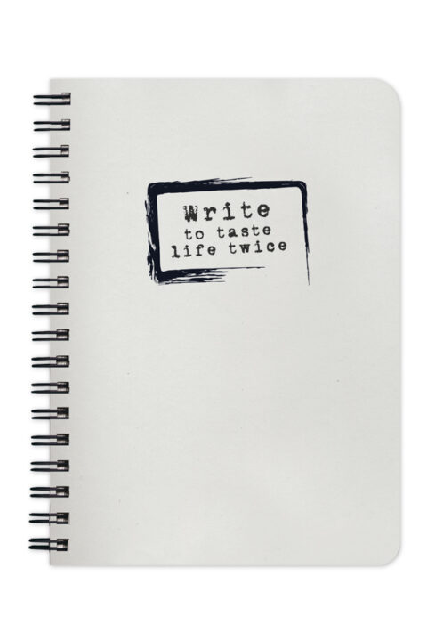 τετράδια με μονόχρωμο εξώφυλλο